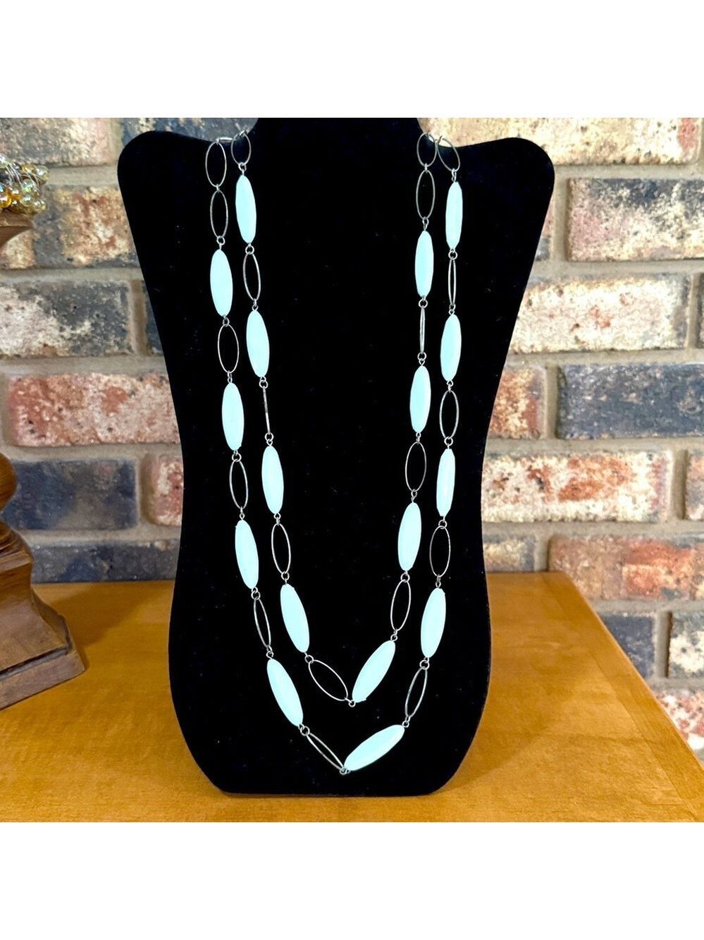 Vintage white faceted beaded open link necklace
